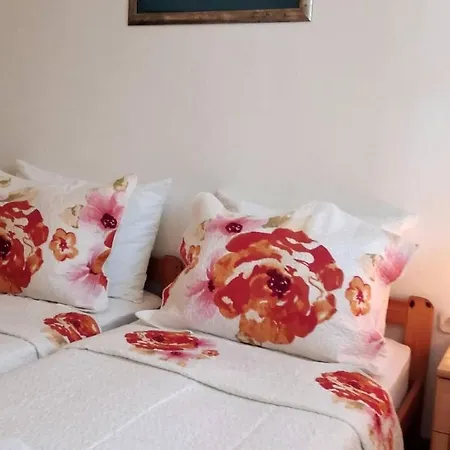 Relax At 2br Oasis In