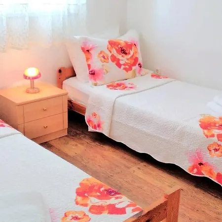 Relax At 2br Oasis In *