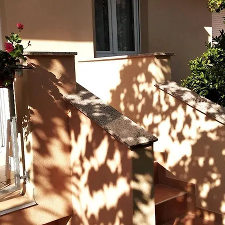 Apartment Relax At 2br Oasis In Zadar