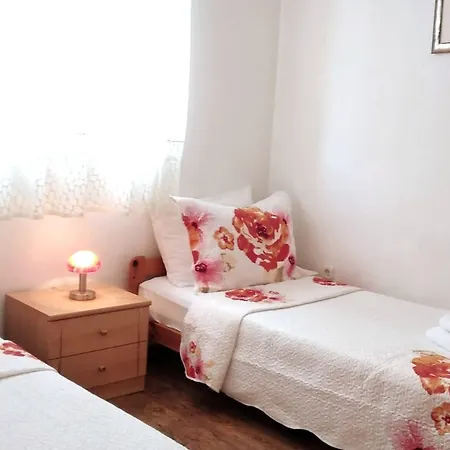 Relax At 2br Oasis In Apartmán Zadar